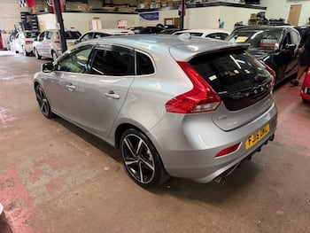Used Volvo V40 2015 for sale - 79793512: Photo