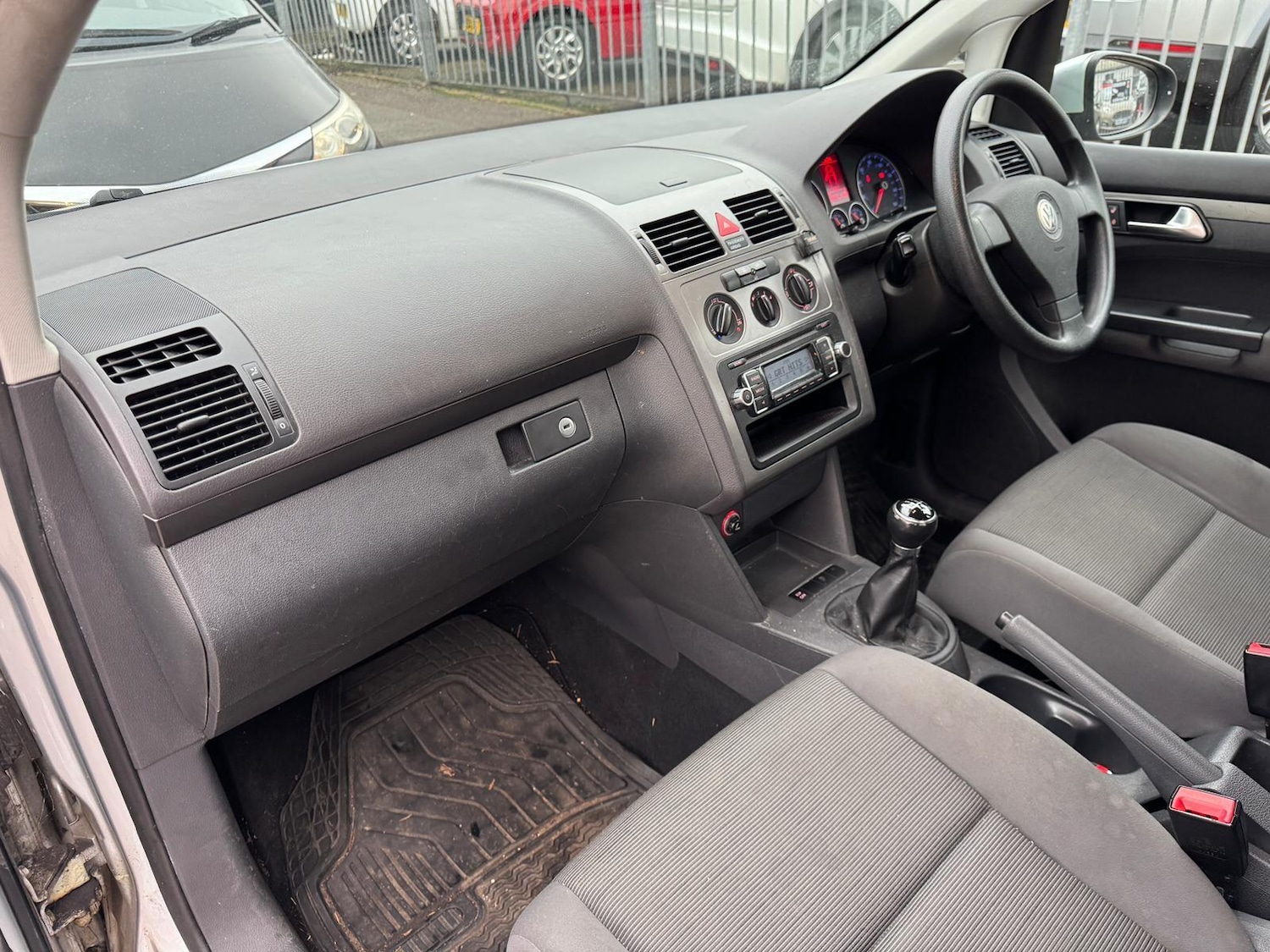 Used Volkswagen Touran 2010 for sale - 77426171: Photo 11