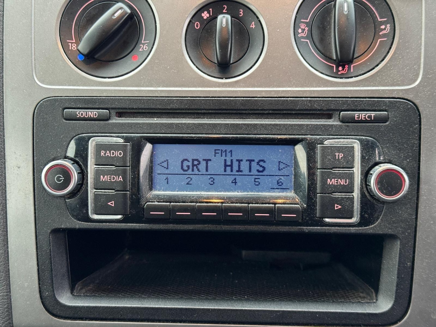 Used Volkswagen Touran 2010 for sale - 77426171: Photo 25