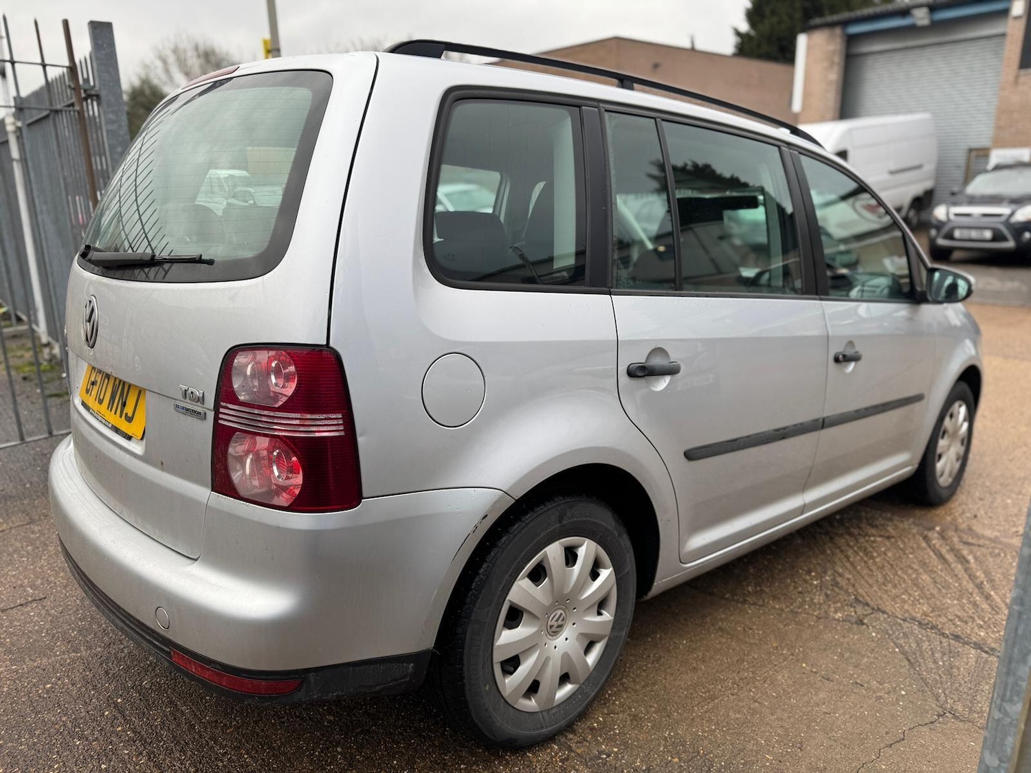 Used Volkswagen Touran 2010 for sale - 77426171: Photo 6