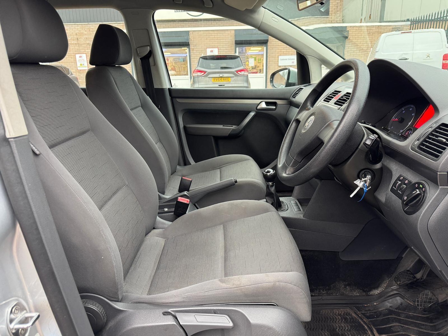 Used Volkswagen Touran 2010 for sale - 77426171: Photo 7