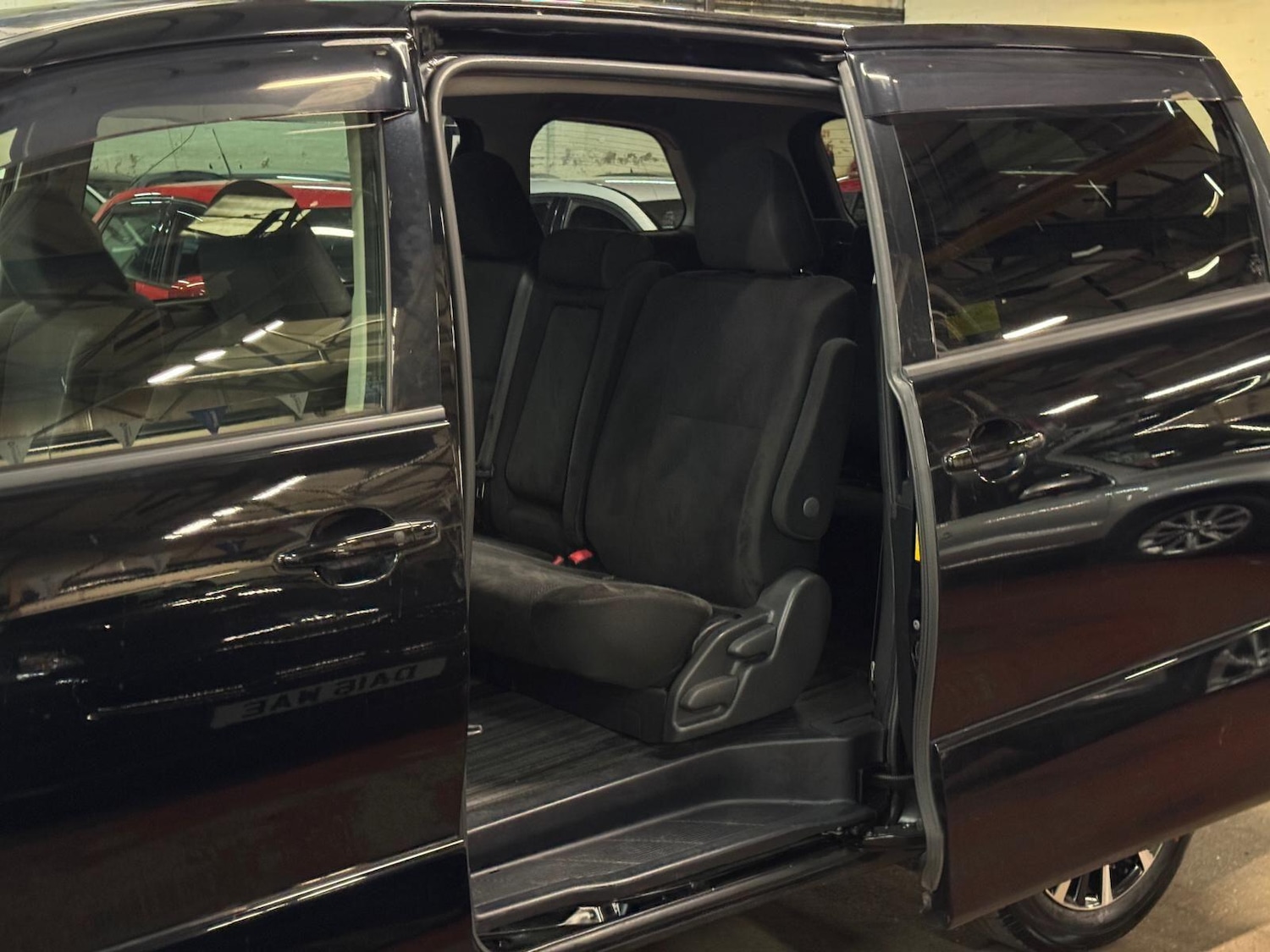 Used Toyota Estima for sale - 77029533: Photo 16