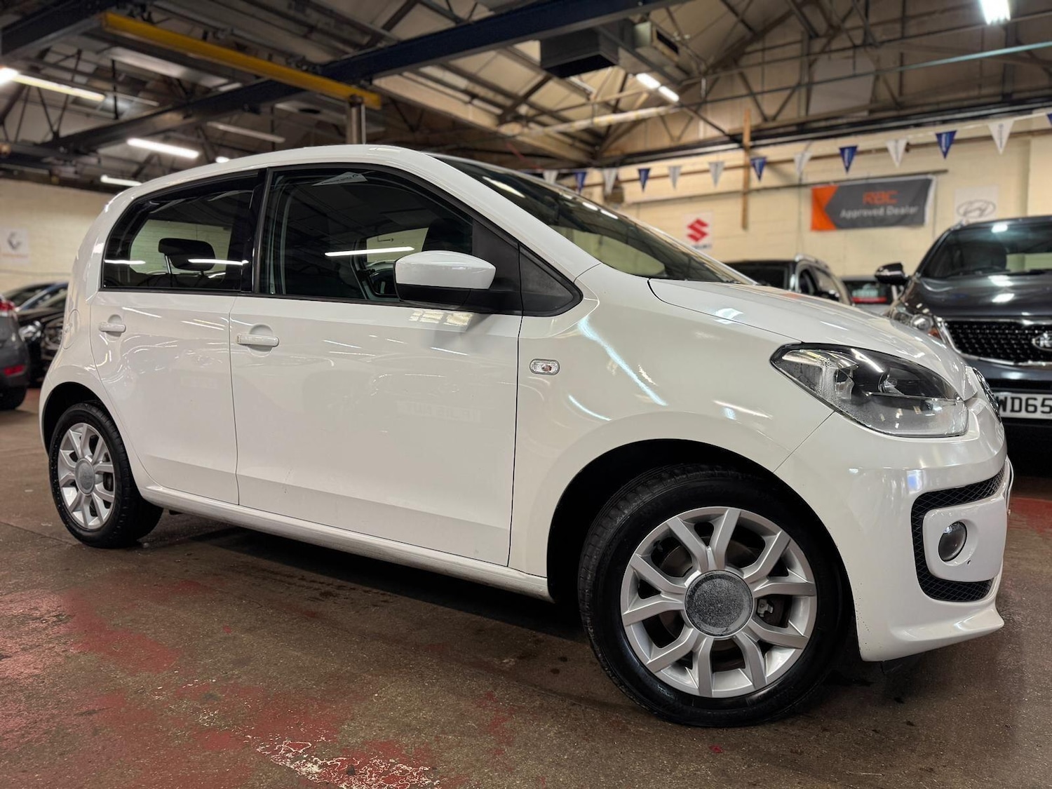 Used Volkswagen up! 2013 for sale - 76714857: Photo 15