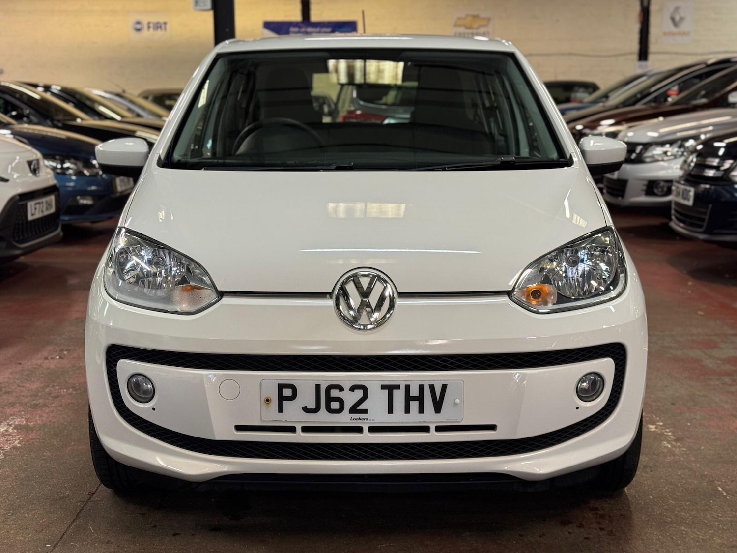 Used Volkswagen up! 2013 for sale - 76714857: Photo 2