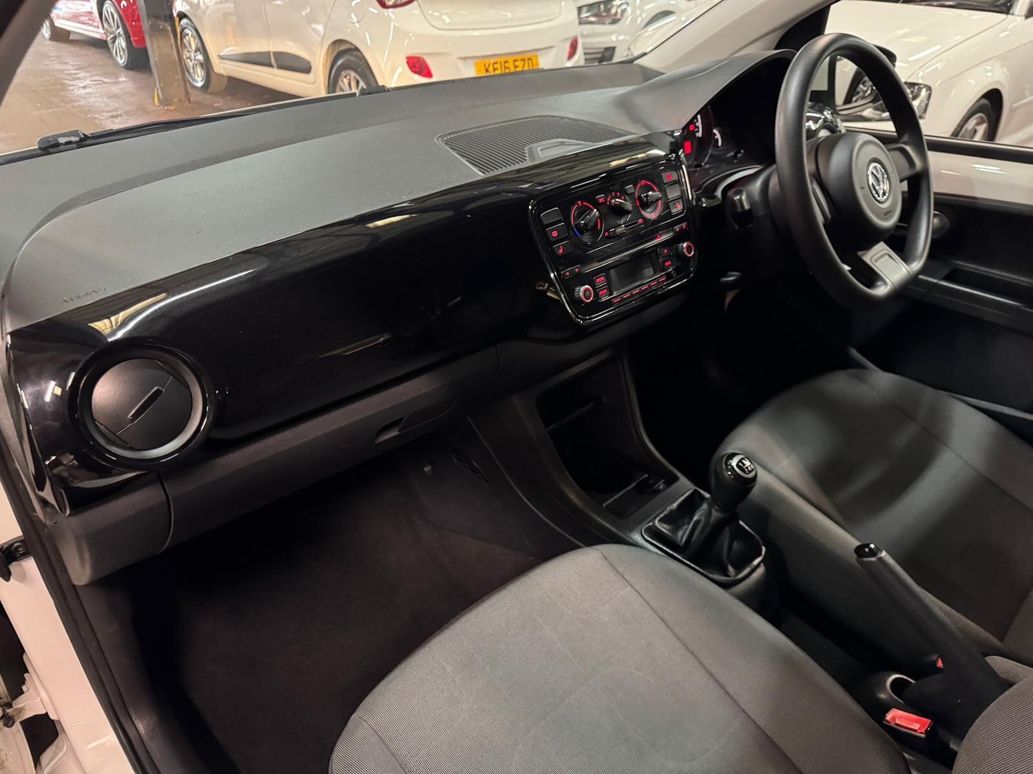 Used Volkswagen up! 2013 for sale - 76714857: Photo 20