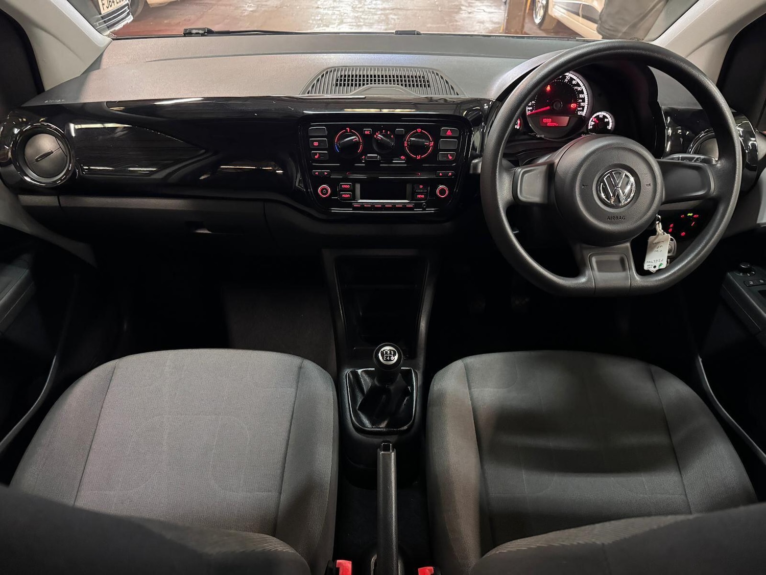 Used Volkswagen up! 2013 for sale - 76714857: Photo 29