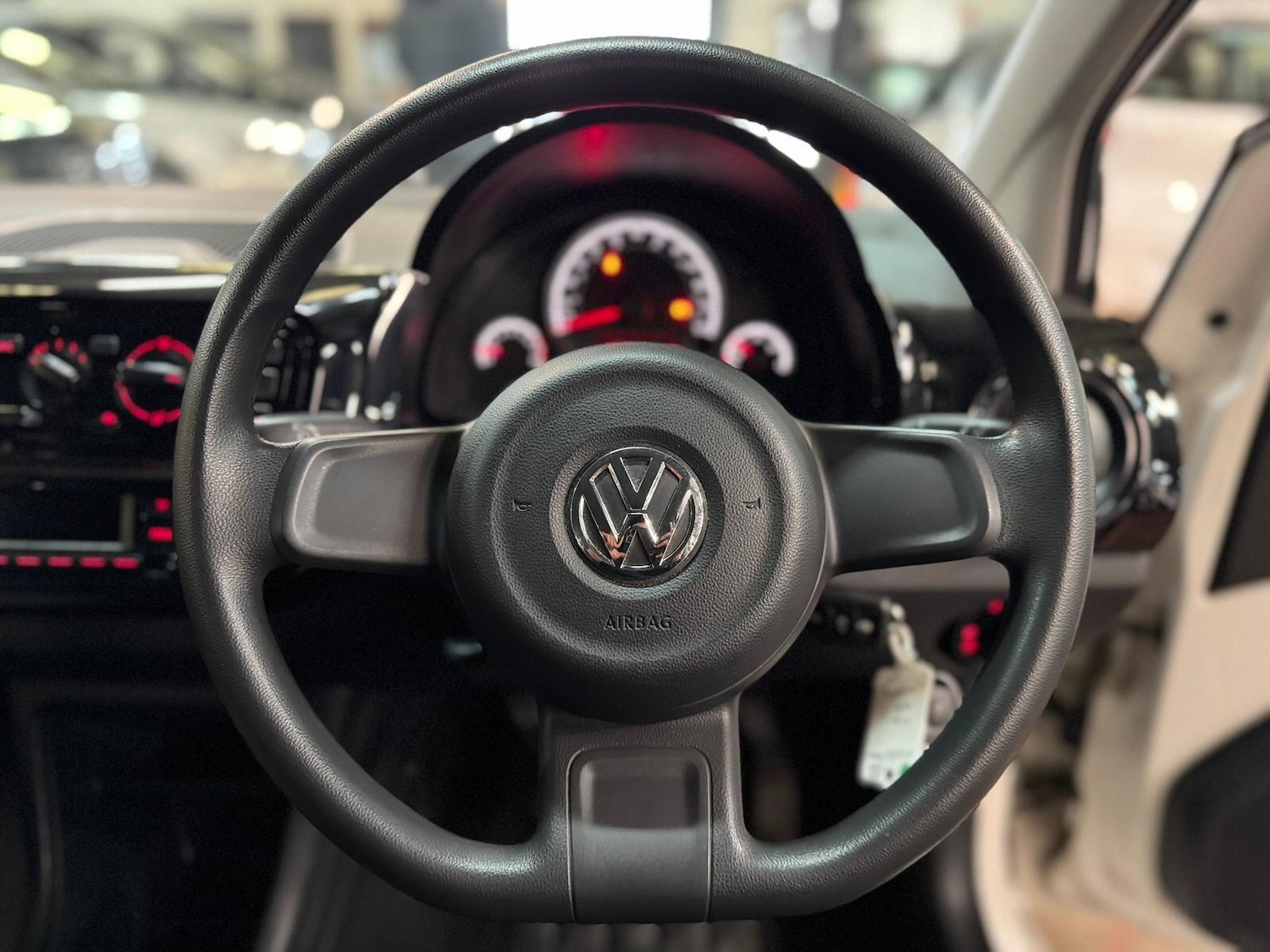 Used Volkswagen up! 2013 for sale - 76714857: Photo 31