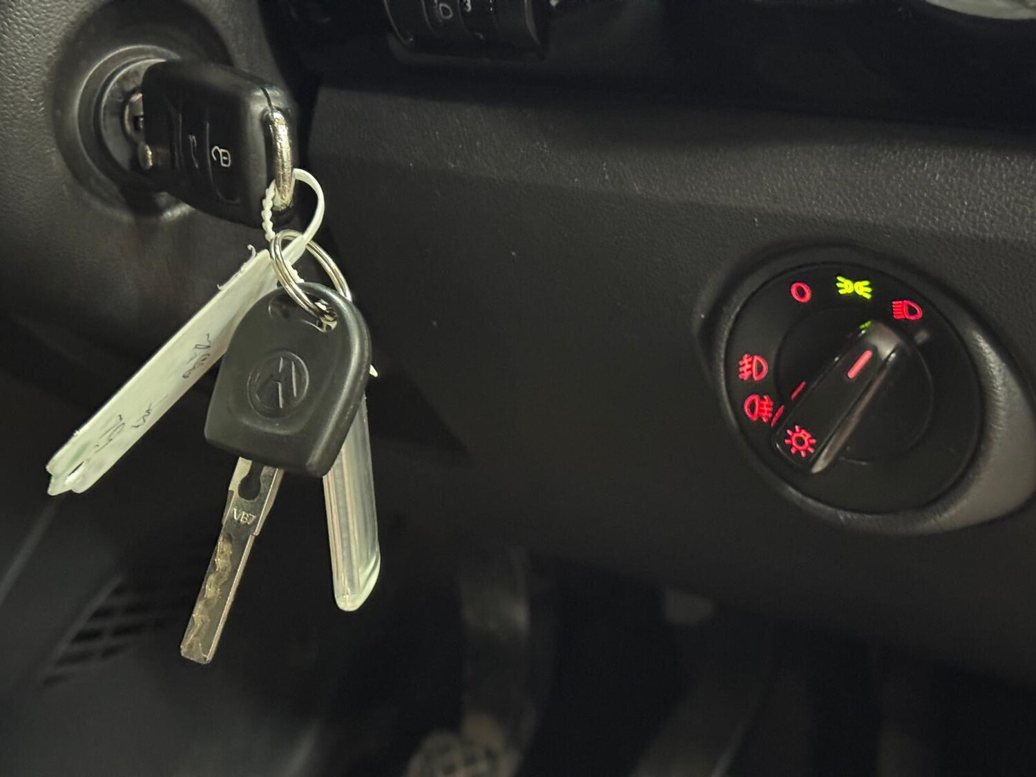 Used Volkswagen up! 2013 for sale - 76714857: Photo 32