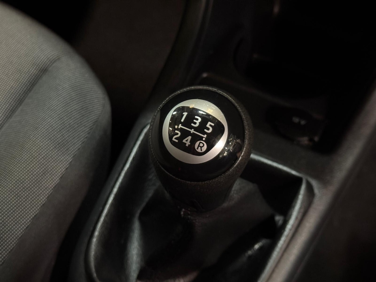 Used Volkswagen up! 2013 for sale - 76714857: Photo 38