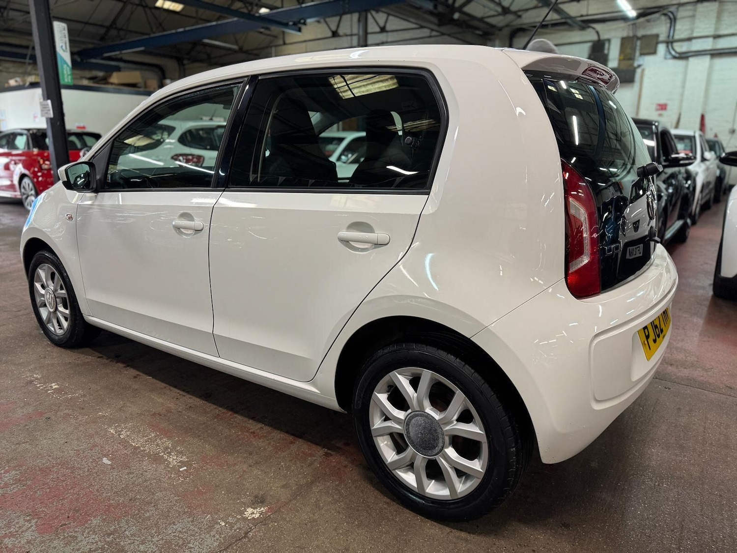 Used Volkswagen up! 2013 for sale - 76714857: Photo 6