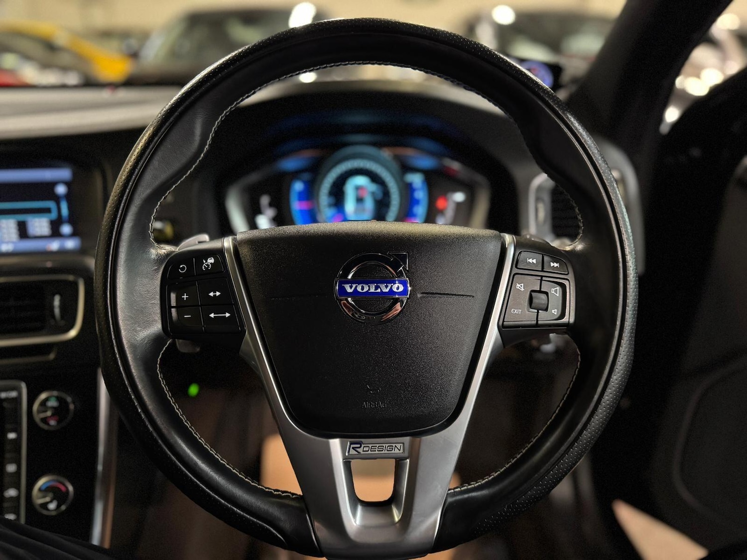 Used Volvo V60 for sale - 77120373: Photo 37