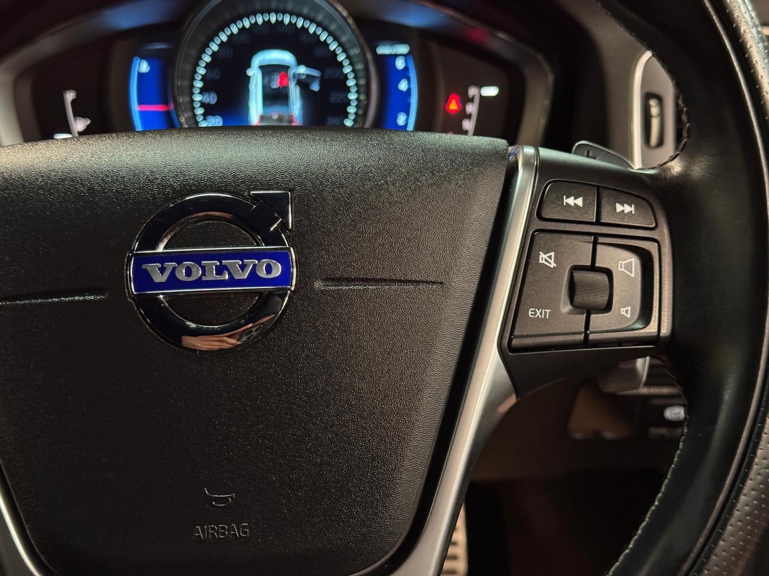 Used Volvo V60 for sale - 77120373: Photo 39