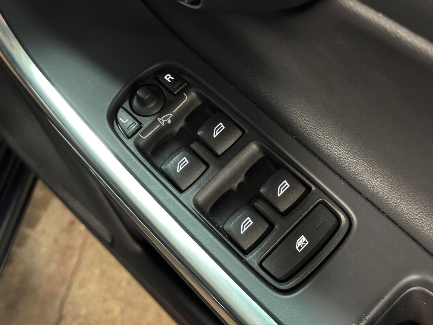 Used Volvo V60 for sale - 77120373: Photo 43