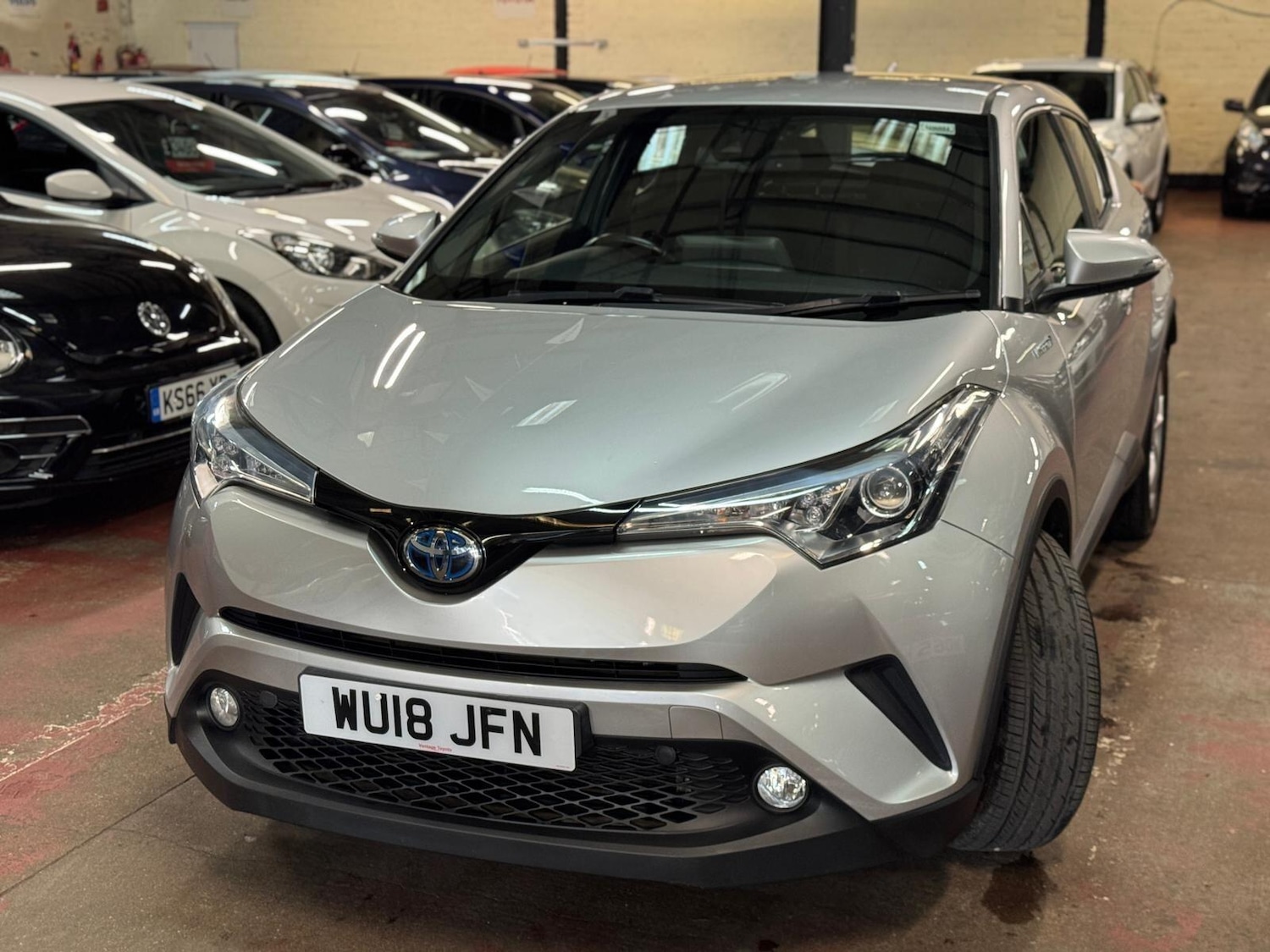 Used Toyota C-HR 2018 for sale - 76657462: Photo 11