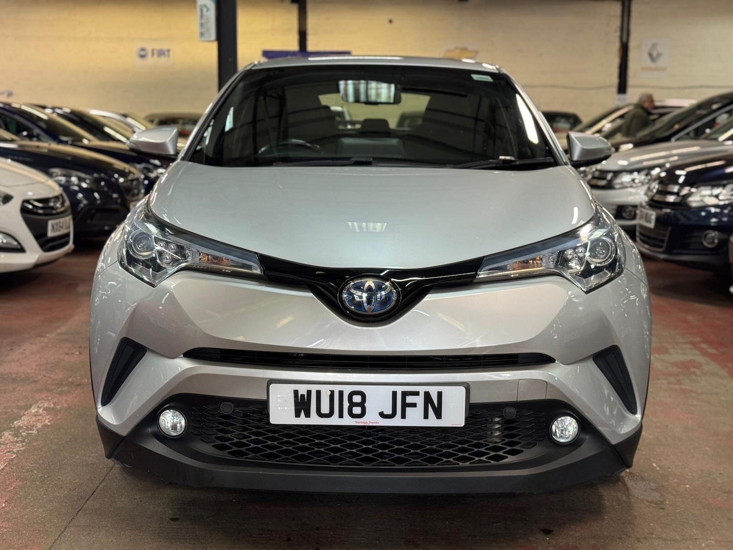 Used Toyota C-HR 2018 for sale - 76657462: Photo 2