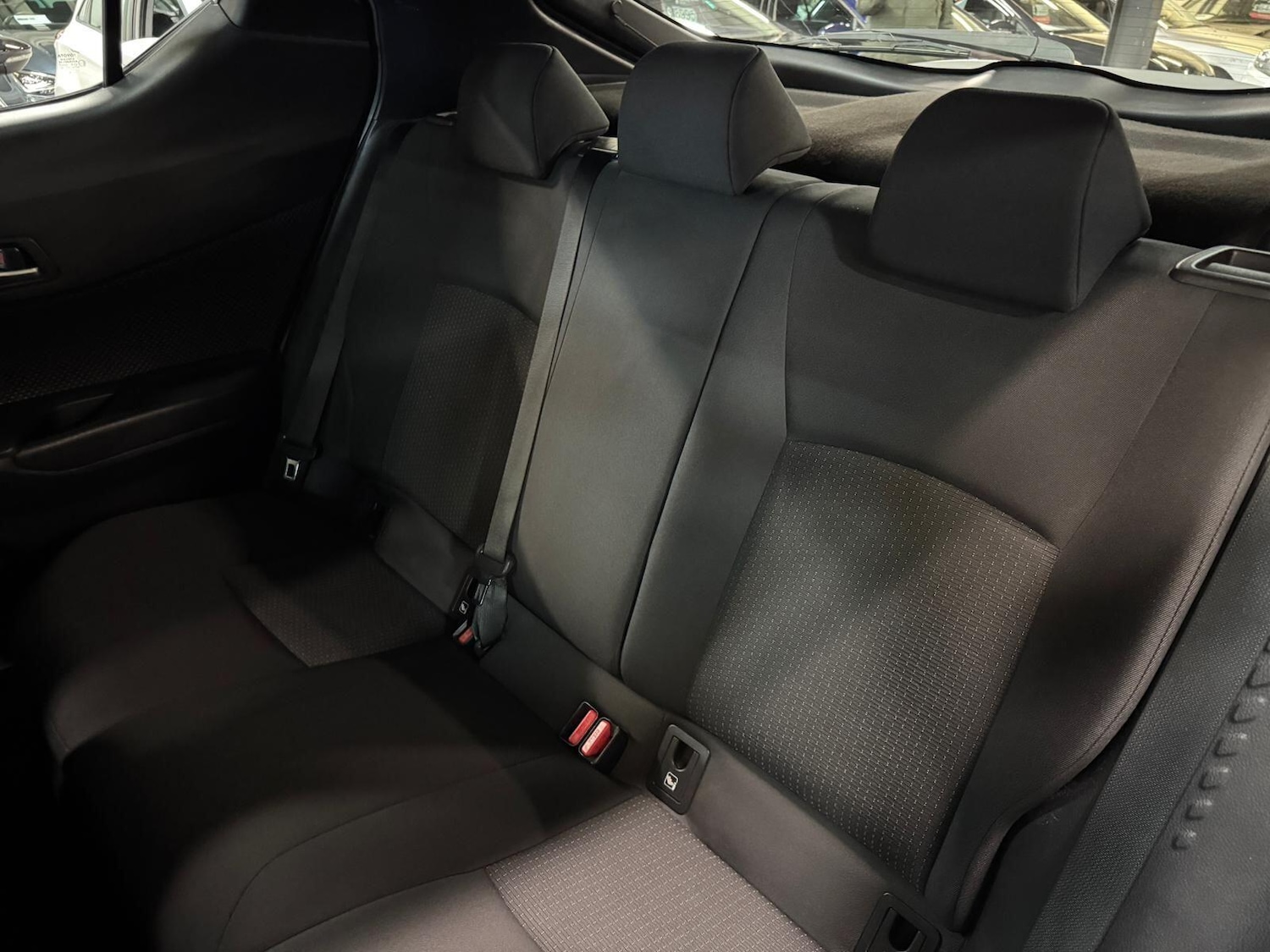 Used Toyota C-HR 2018 for sale - 76657462: Photo 28