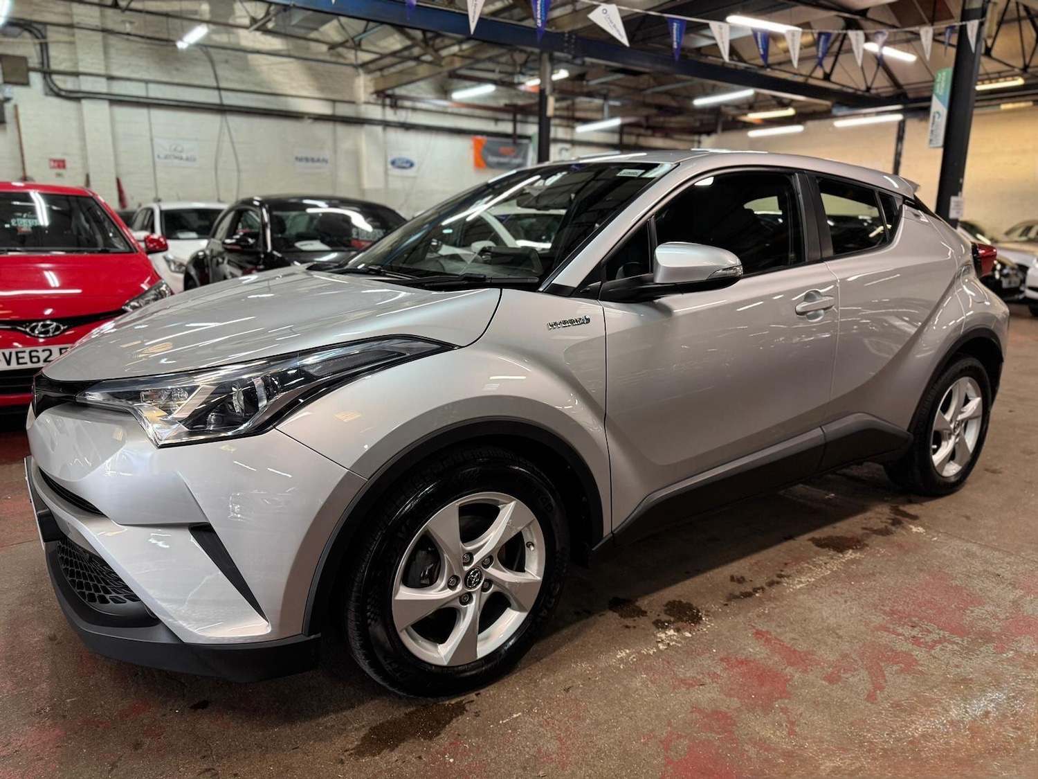 Used Toyota C-HR 2018 for sale - 76657462: Photo 3