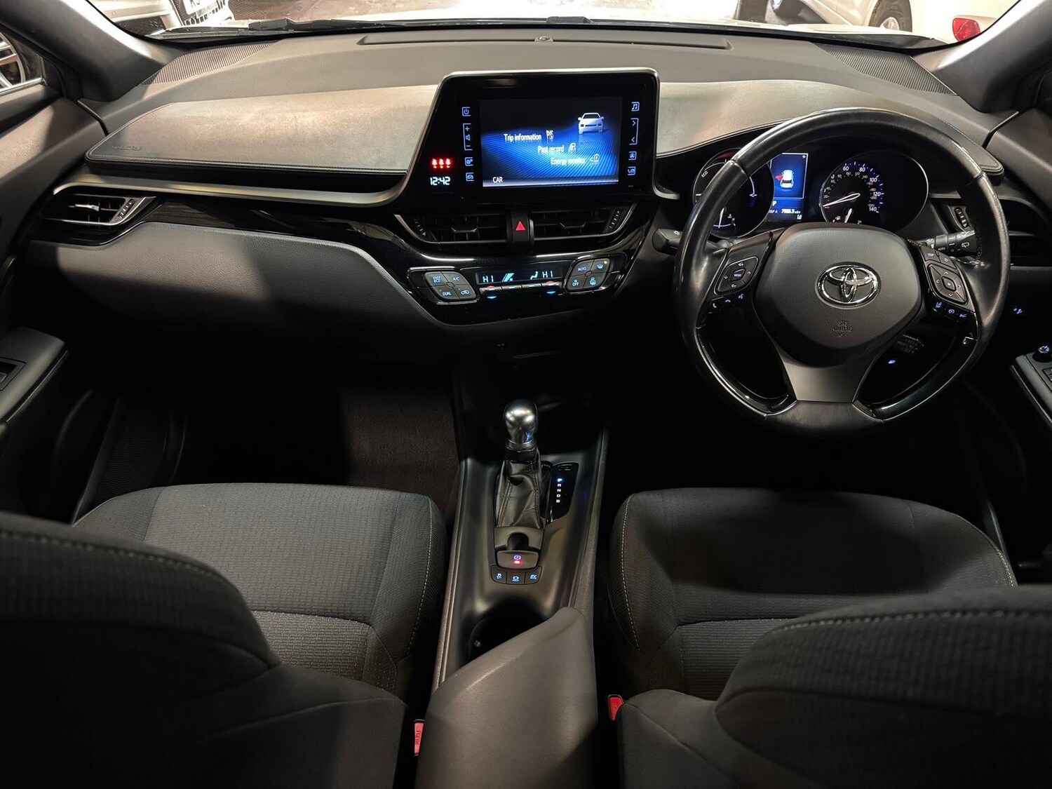 Used Toyota C-HR 2018 for sale - 76657462: Photo 31