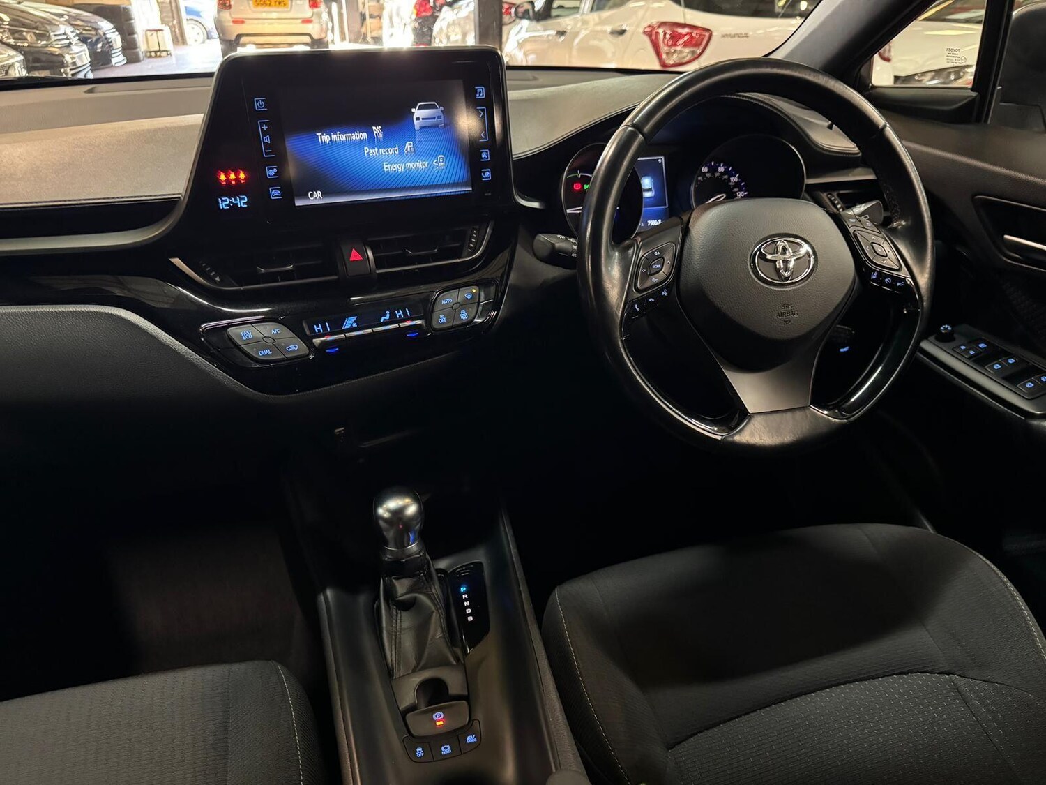 Used Toyota C-HR 2018 for sale - 76657462: Photo 32