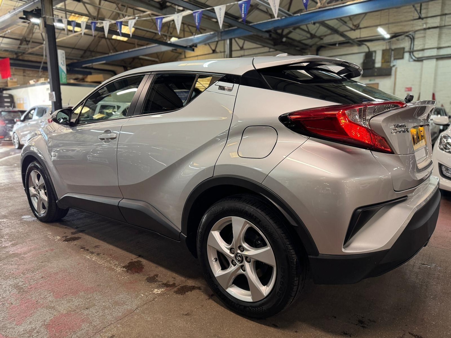 Used Toyota C-HR 2018 for sale - 76657462: Photo 4