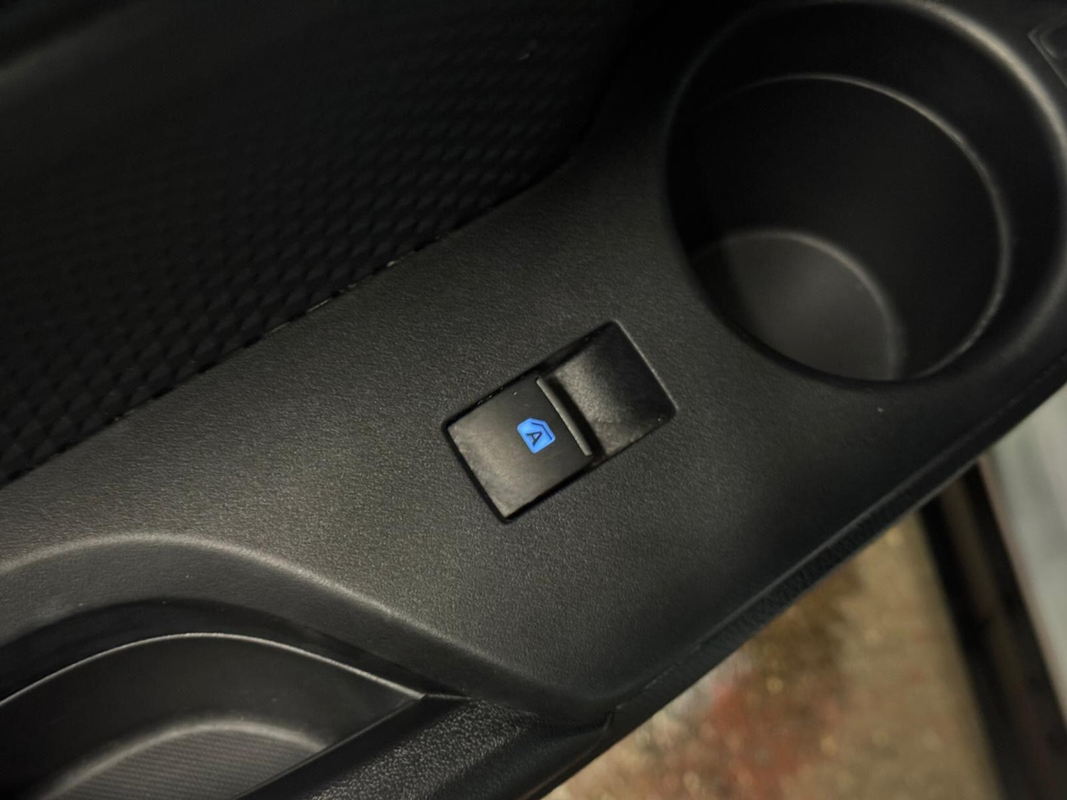 Used Toyota C-HR 2018 for sale - 76657462: Photo 40