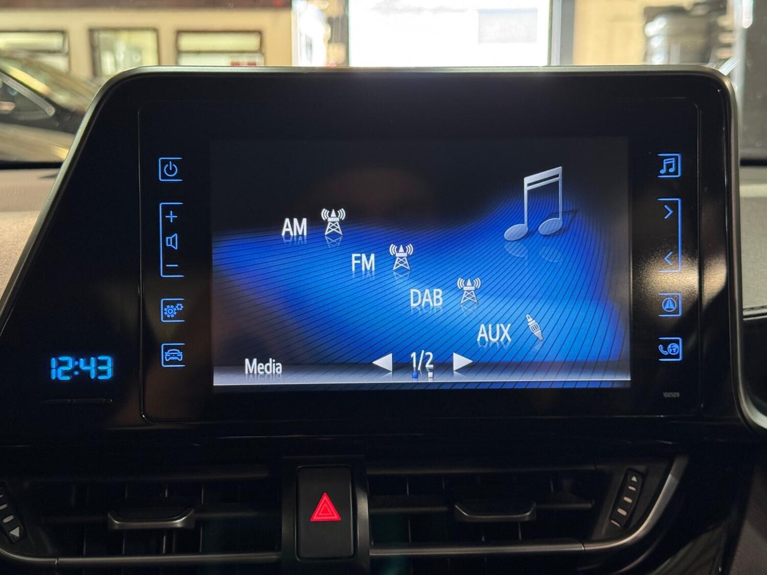 Used Toyota C-HR 2018 for sale - 76657462: Photo 41