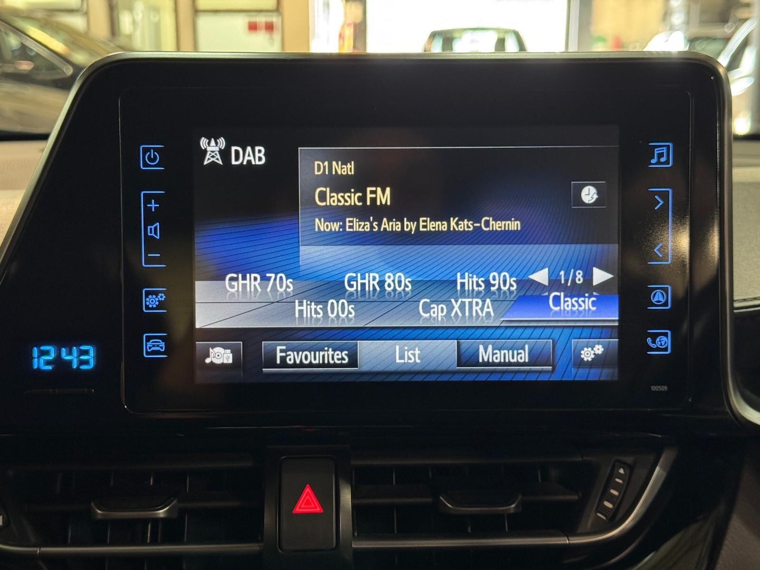 Used Toyota C-HR 2018 for sale - 76657462: Photo 42