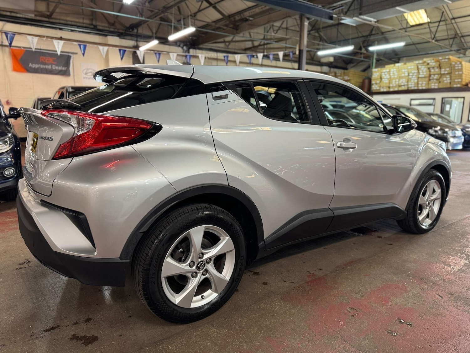 Used Toyota C-HR 2018 for sale - 76657462: Photo 6
