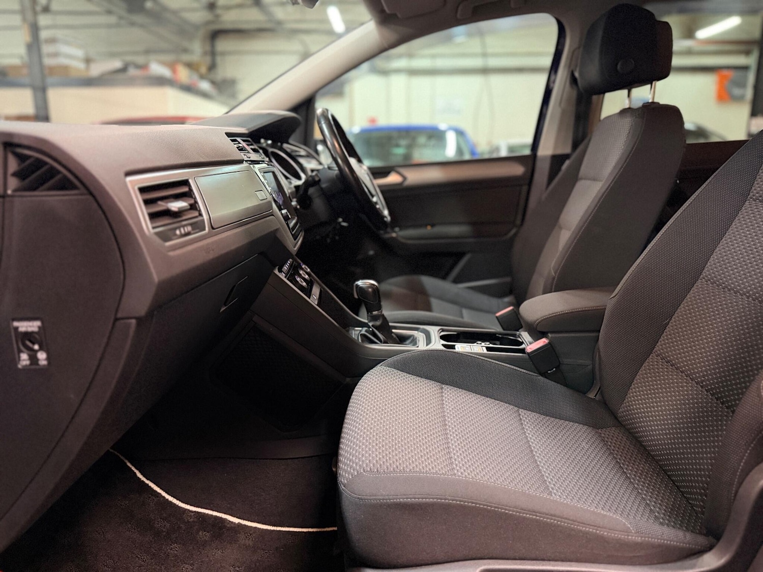 Used Volkswagen Touran for sale - 76458094: Photo 19