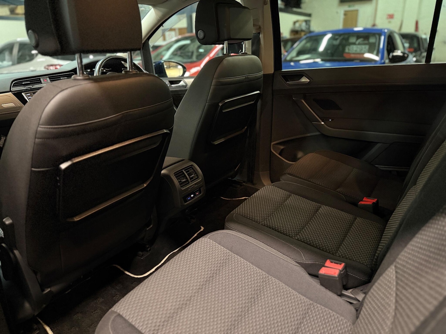 Used Volkswagen Touran for sale - 76458094: Photo 24