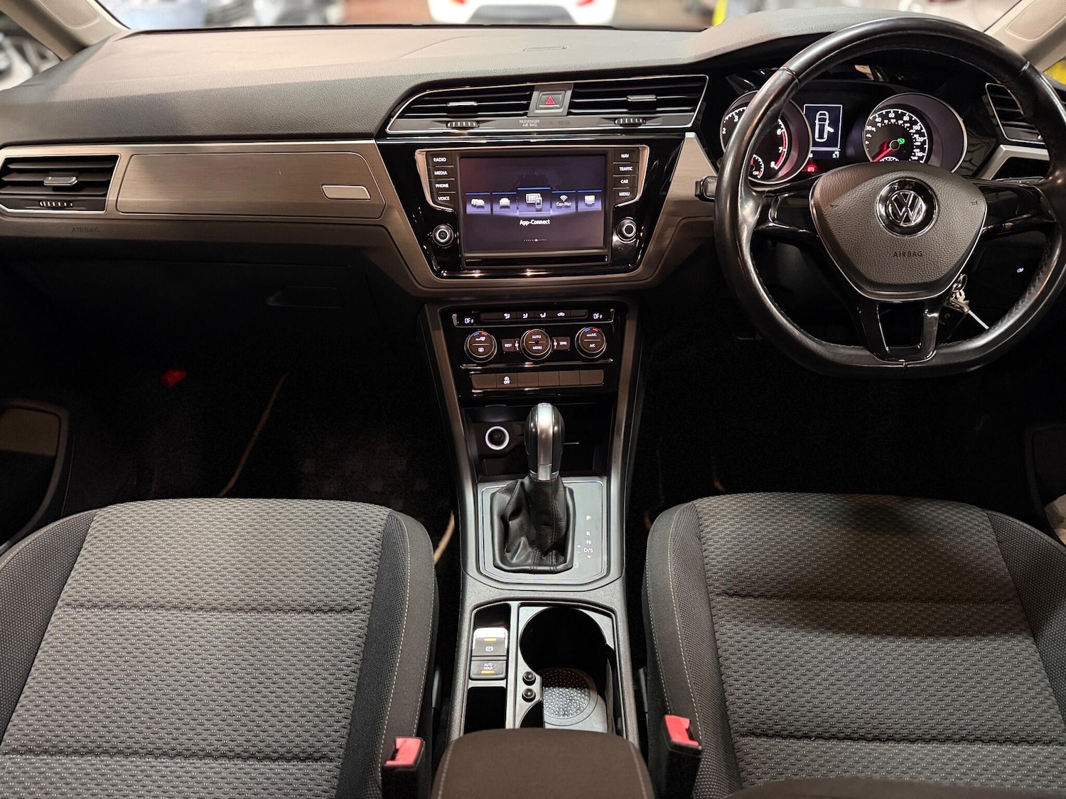 Used Volkswagen Touran for sale - 76458094: Photo 28