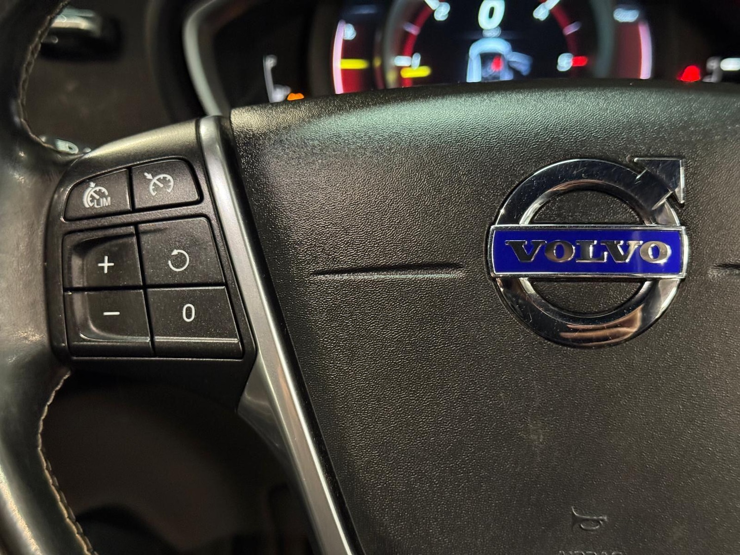 Used Volvo V40 for sale - 77671665: Photo 35