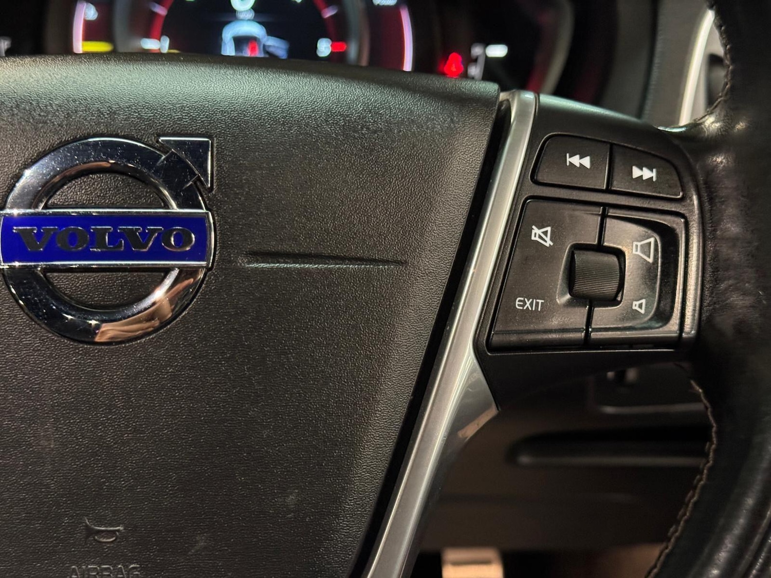 Used Volvo V40 for sale - 77671665: Photo 36