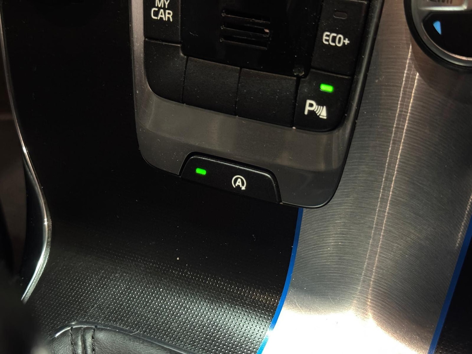 Used Volvo V40 for sale - 77671665: Photo 43