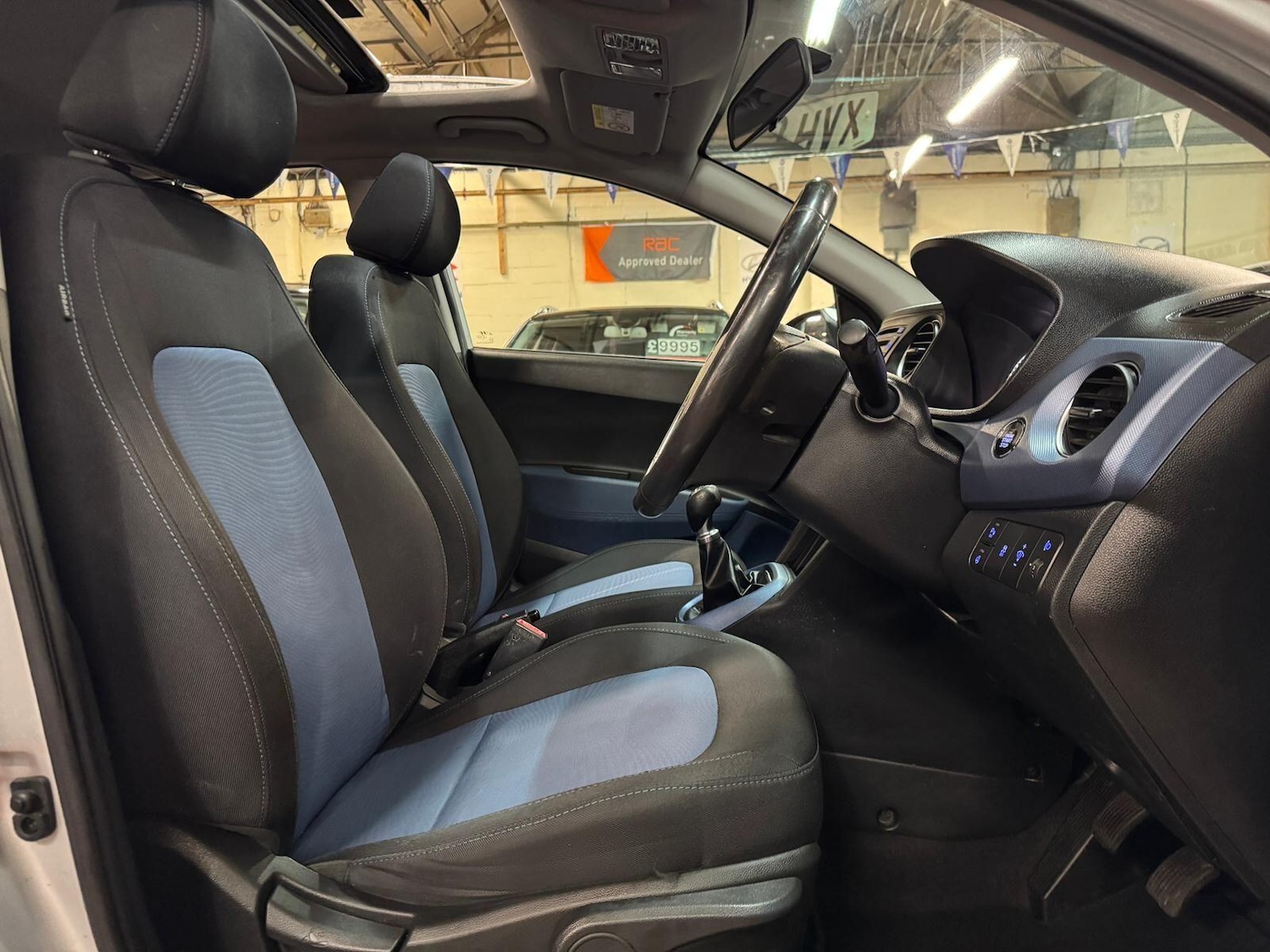 Used Hyundai i10 2016 for sale - 76855898: Photo 18