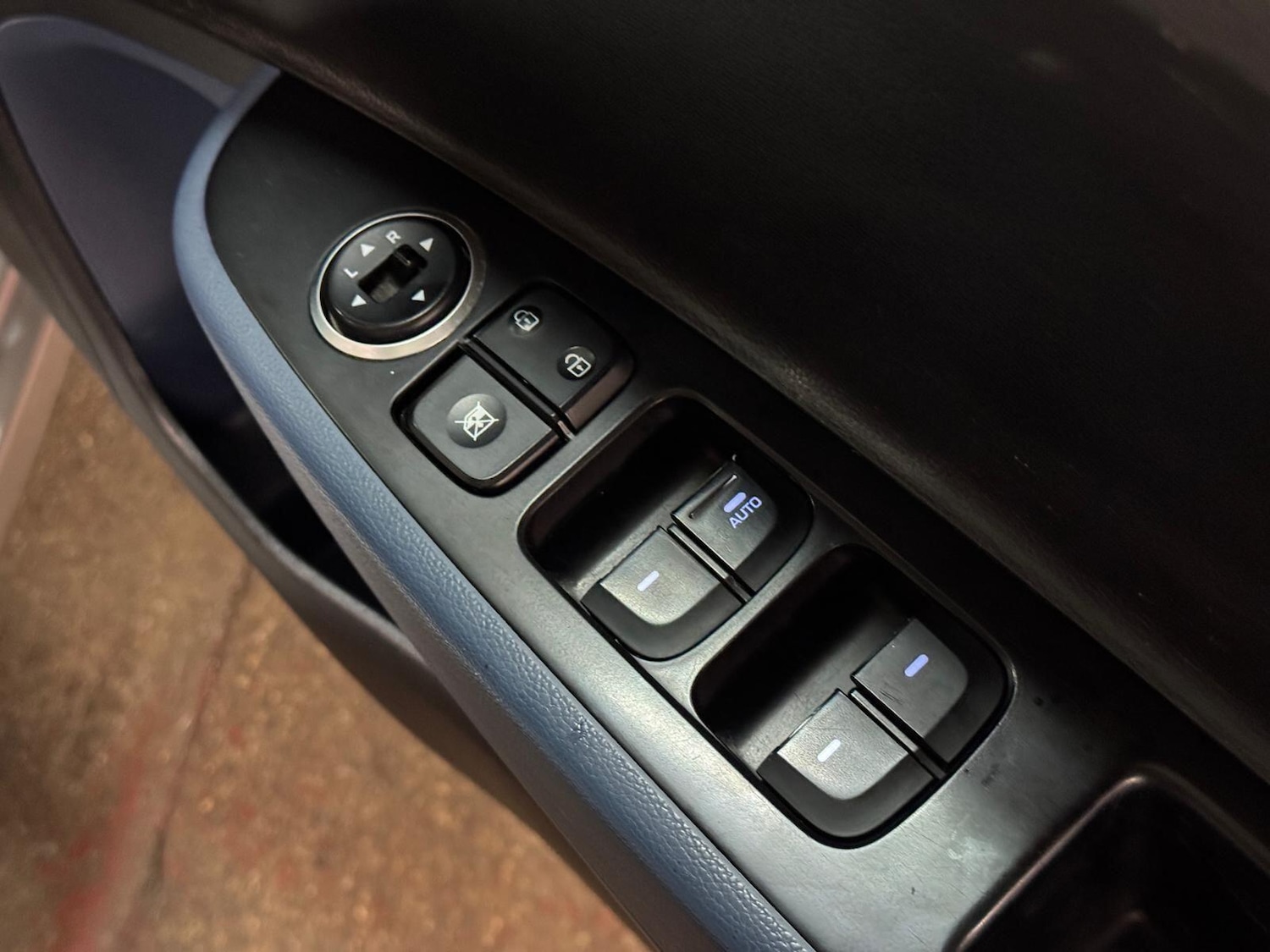 Used Hyundai i10 2016 for sale - 76855898: Photo 38