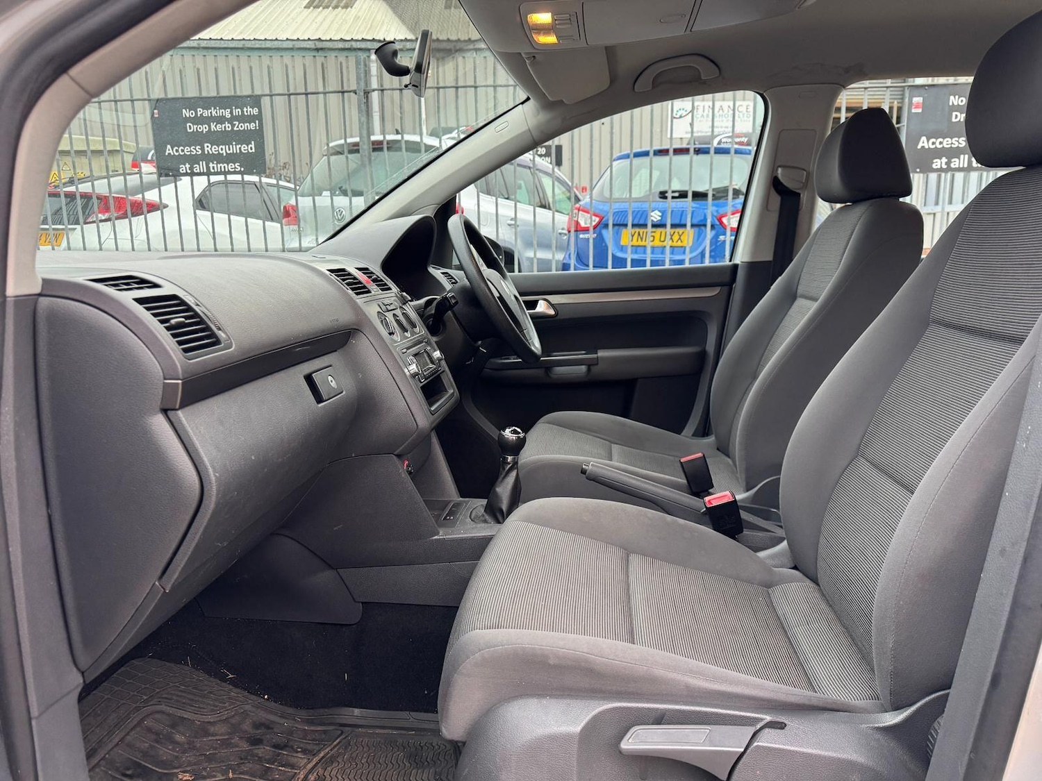 Used Volkswagen Touran 2010 for sale - 77254887: Photo 10