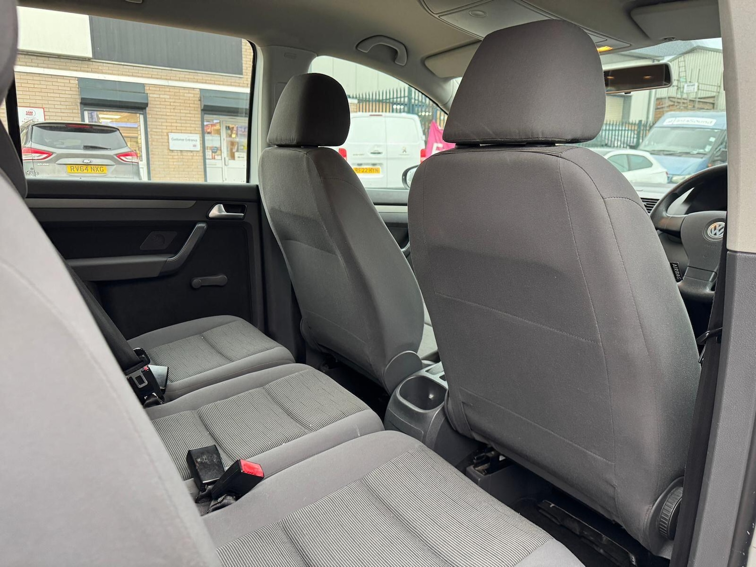 Used Volkswagen Touran 2010 for sale - 77254887: Photo 15