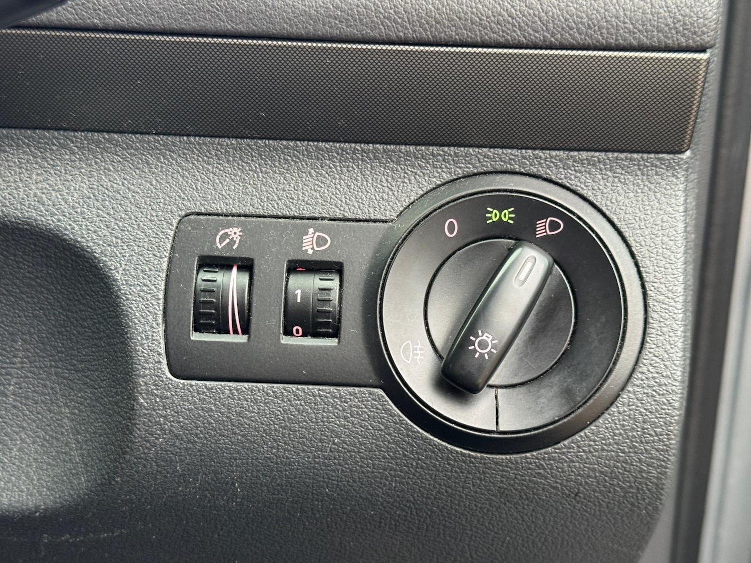 Used Volkswagen Touran 2010 for sale - 77254887: Photo 22