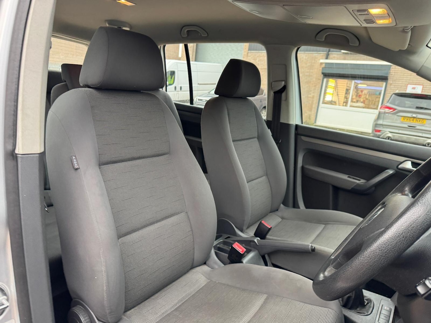 Used Volkswagen Touran 2010 for sale - 77254887: Photo 9