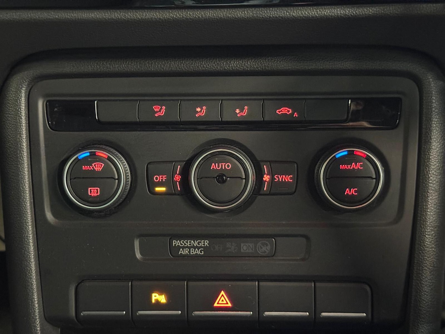 Used Volkswagen Beetle 2025 for sale - 76607100: Photo 37