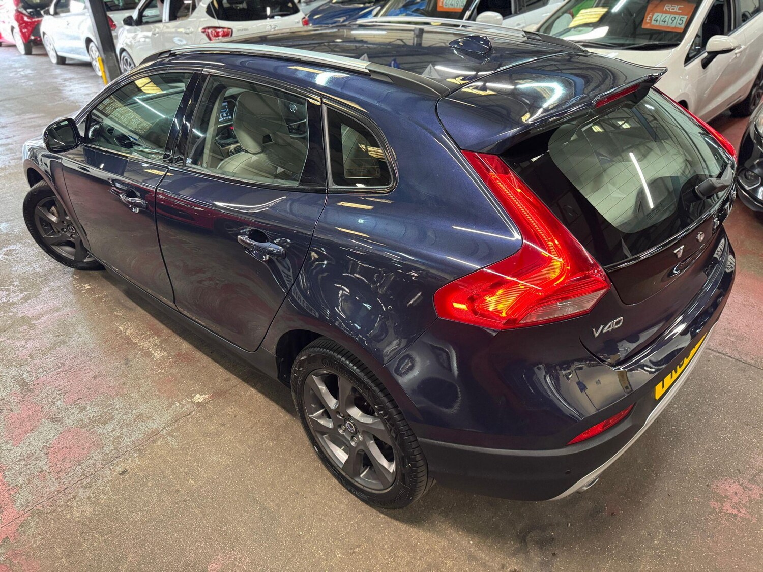 Used Volvo V40 2025 for sale - 76549341: Photo 10