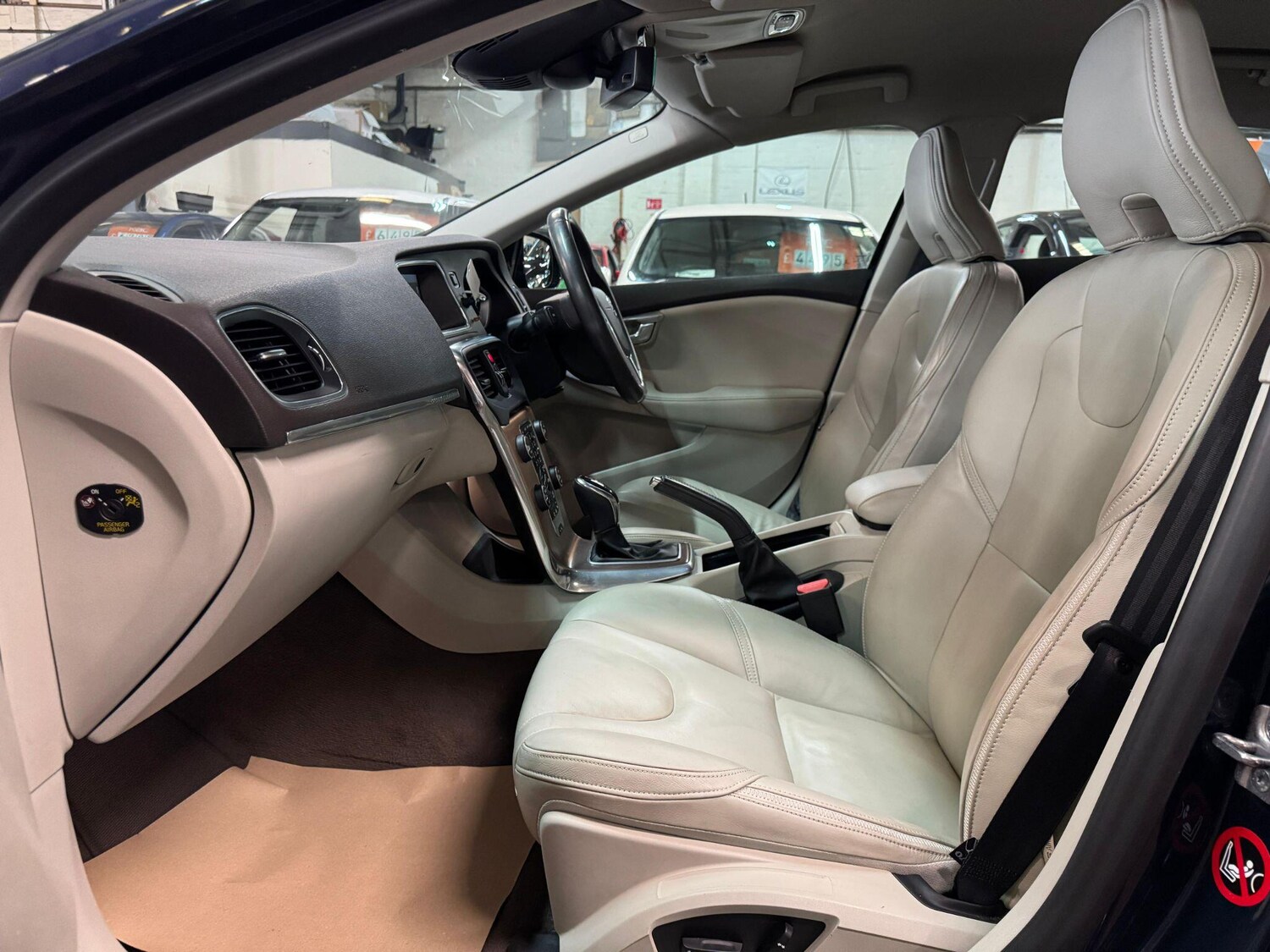 Used Volvo V40 2025 for sale - 76549341: Photo 19