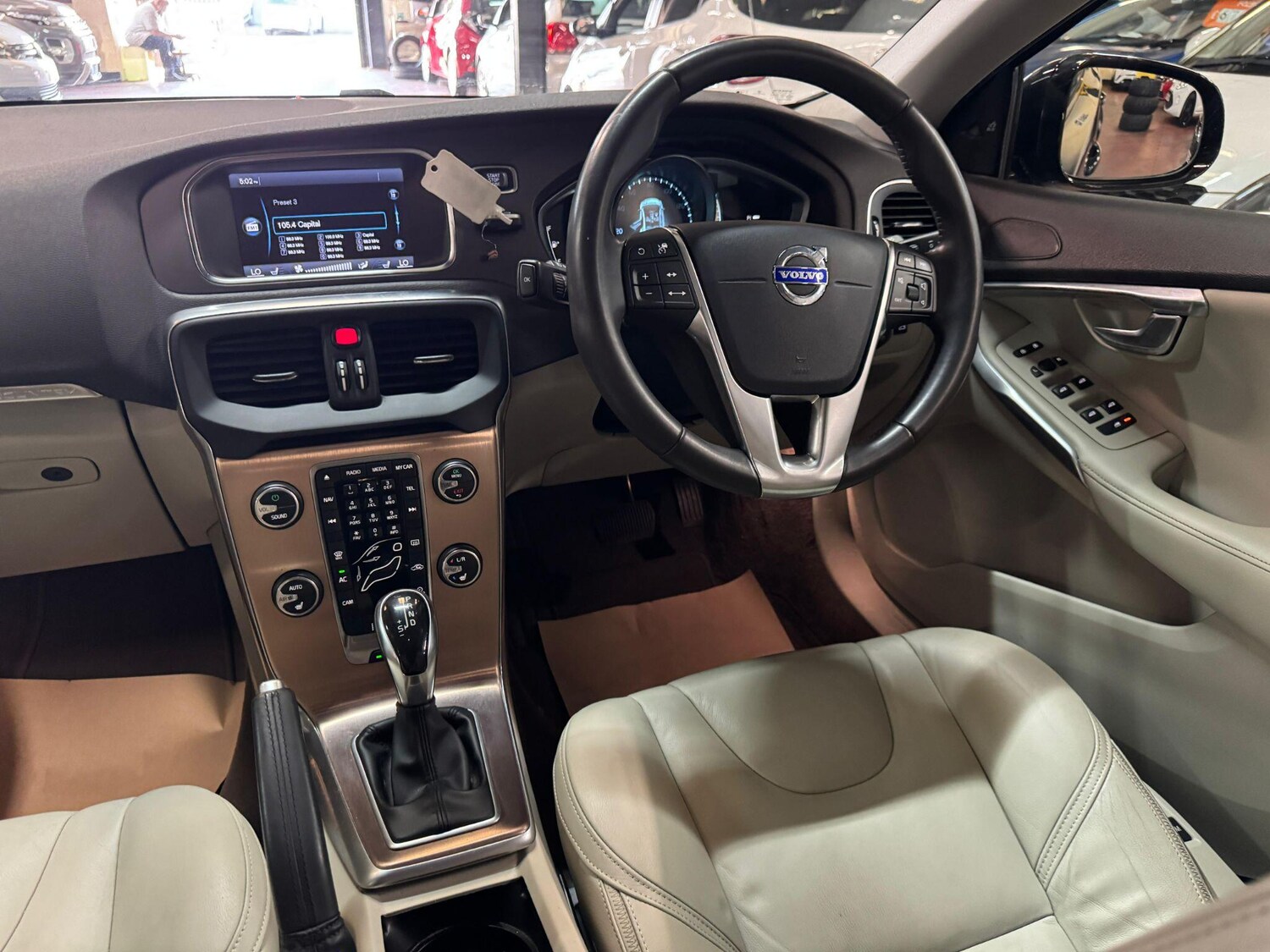 Used Volvo V40 2025 for sale - 76549341: Photo 32