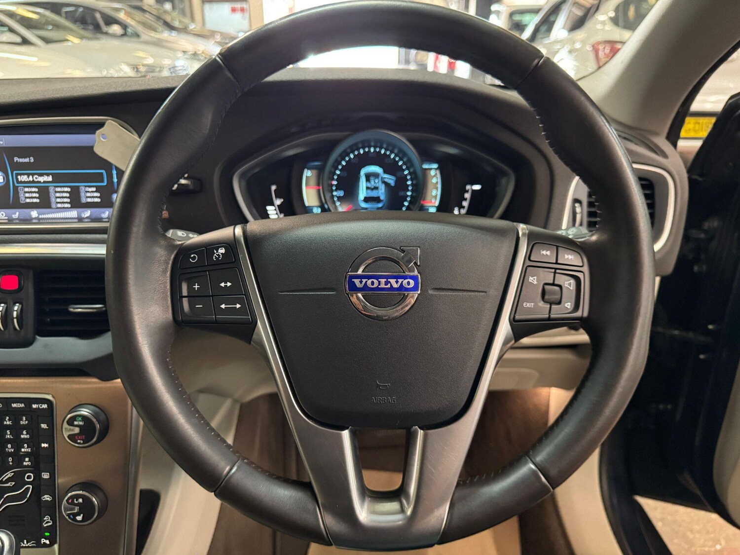 Used Volvo V40 2025 for sale - 76549341: Photo 33