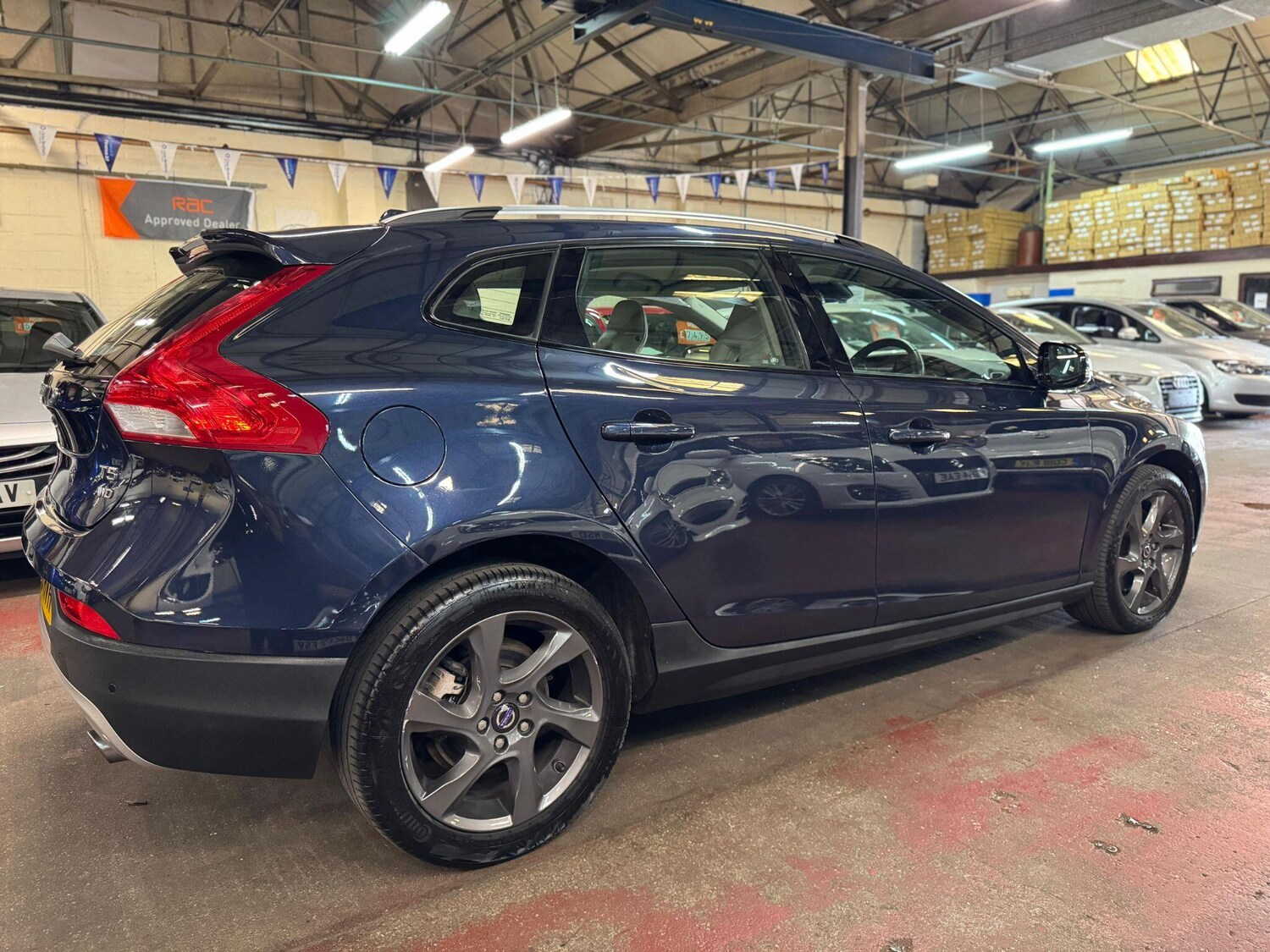 Used Volvo V40 2025 for sale - 76549341: Photo 4