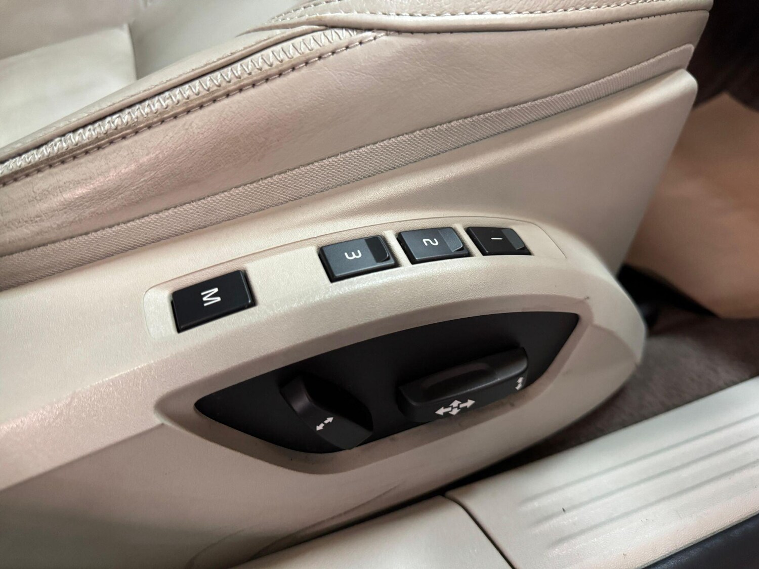 Used Volvo V40 2025 for sale - 76549341: Photo 40