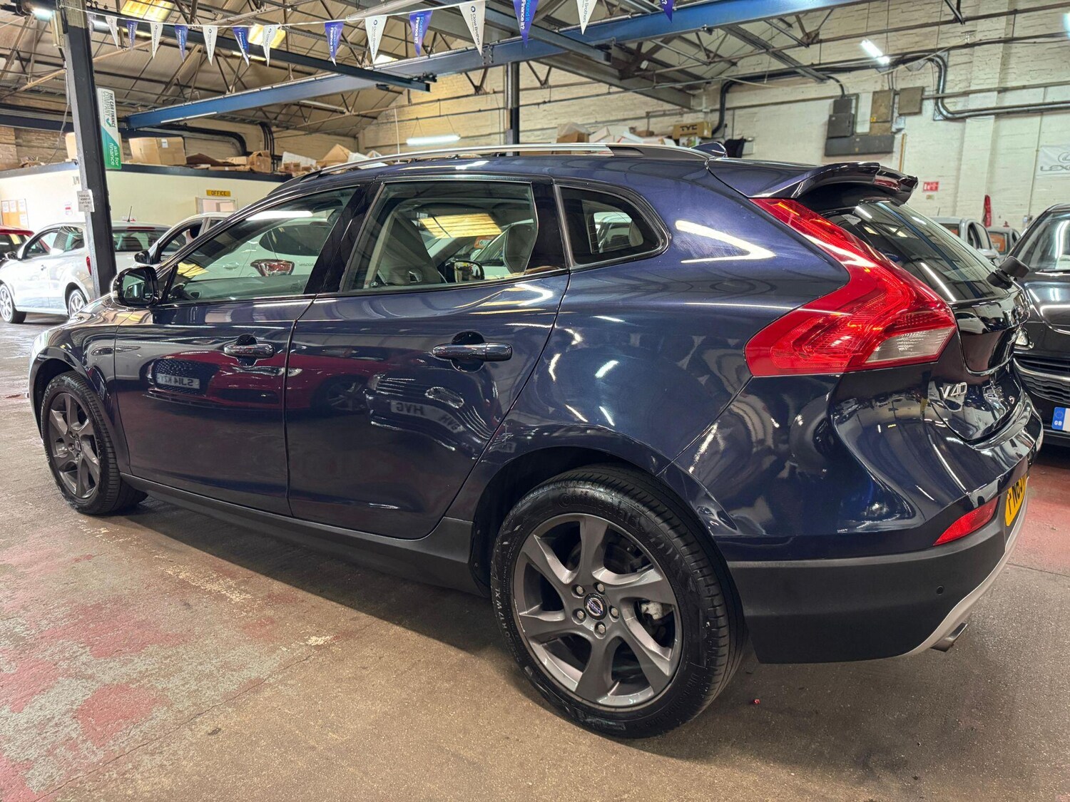 Used Volvo V40 2025 for sale - 76549341: Photo 6