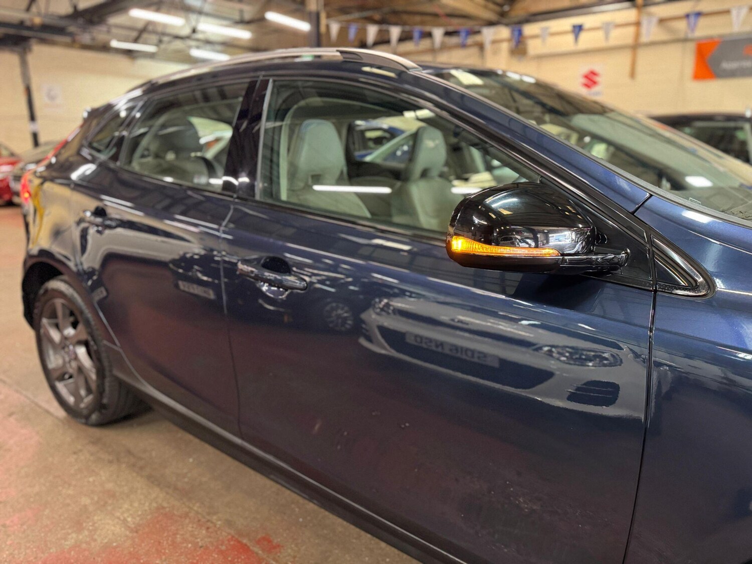 Used Volvo V40 2025 for sale - 76549341: Photo 8