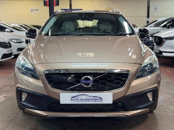 Used Volvo V40 Cross Country 2015 for sale - 78934400: Photo
